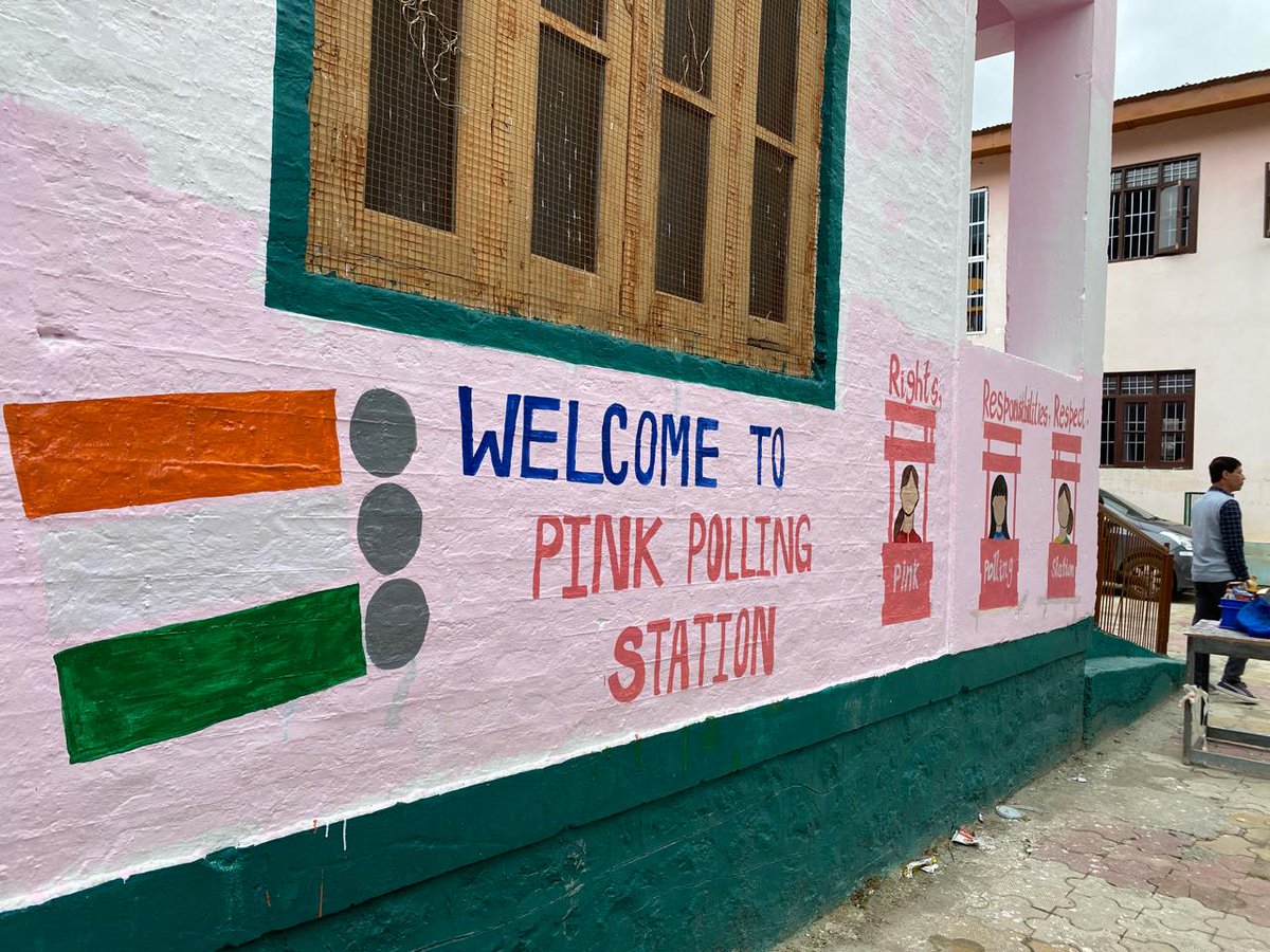 Women polling station in Bandipora all decked up for polls.
#ChunavKaParv #DeshKaGarv #IVote4Sure #NoVoterToBeLeftBehind 

@ECISVEEP @SpokespersonECI @diprjk @dcbandipora @DDNewslive @airnewsalerts