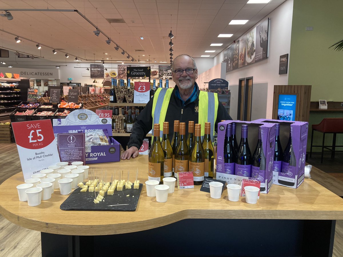 Keith at Longton is tasting Chillian Cono Viognier wine and Isle of Mull Cheddar! 🍷🧀

Booths operate a think 25 policy. Please drink responsibly.