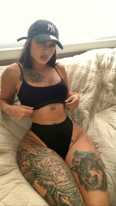 Repost if you like tattoooos 😬 https://t.co/aKQlNguPj4