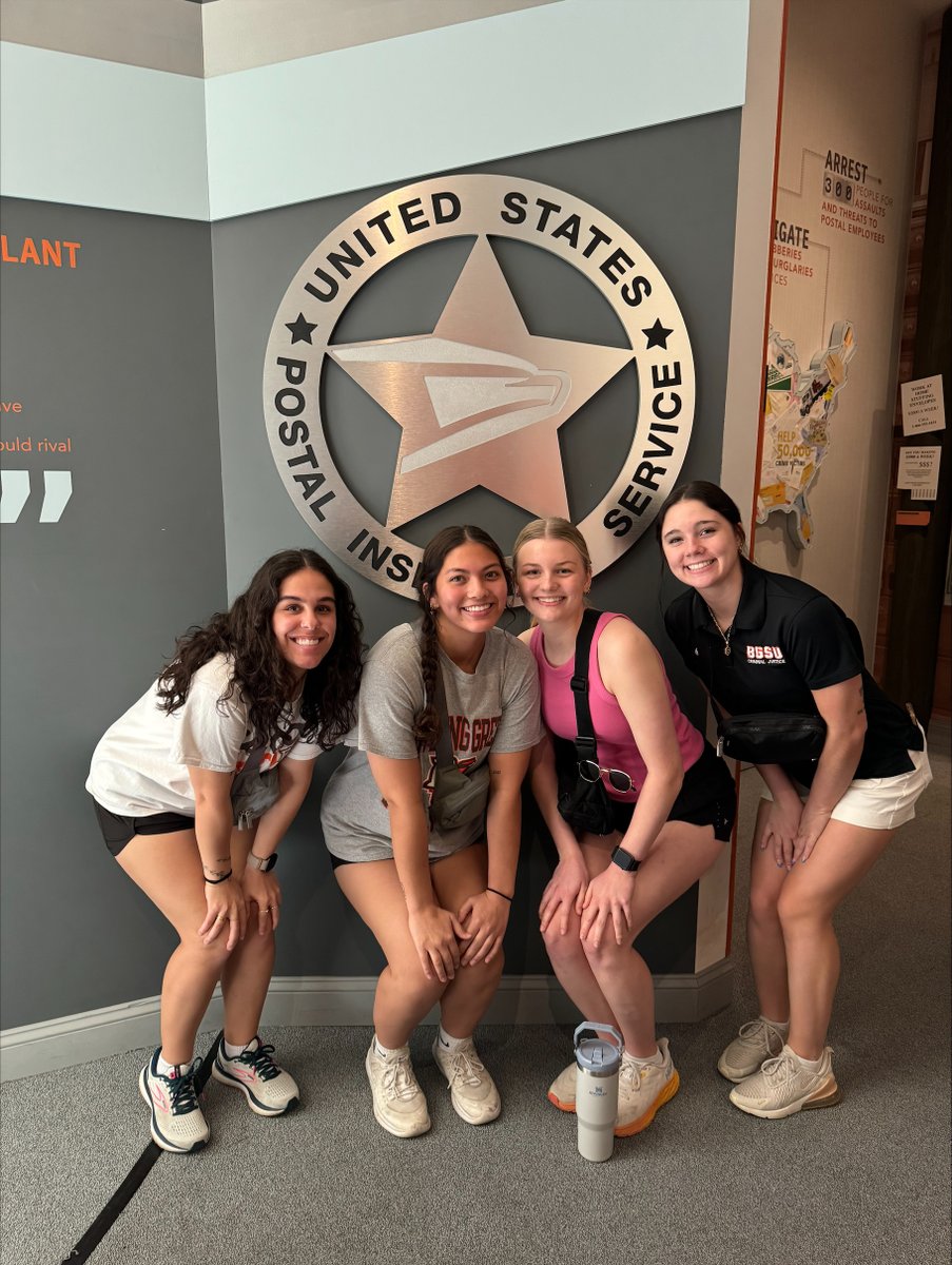 The CJ Learning Community had a busy day in Washington DC. Students visited the Postal Museum, The Pentagon, and The U.S. Supreme Court. The day was completed with a Monuments by Moonlight Tour.
