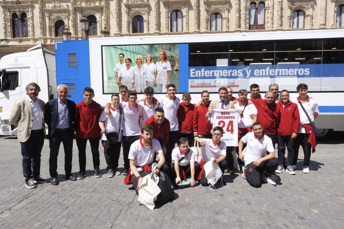 ⚽Jugadores del Sevilla Genuine en la #Ruta Enfermera, los mejores momentos #SevillaHoy @FundacionSFC @CGEnfermeria @consejo_andaluz @Ayto_Sevilla @saludand 🔎colegioenfermeriasevilla.es/sala-prensa/ju…