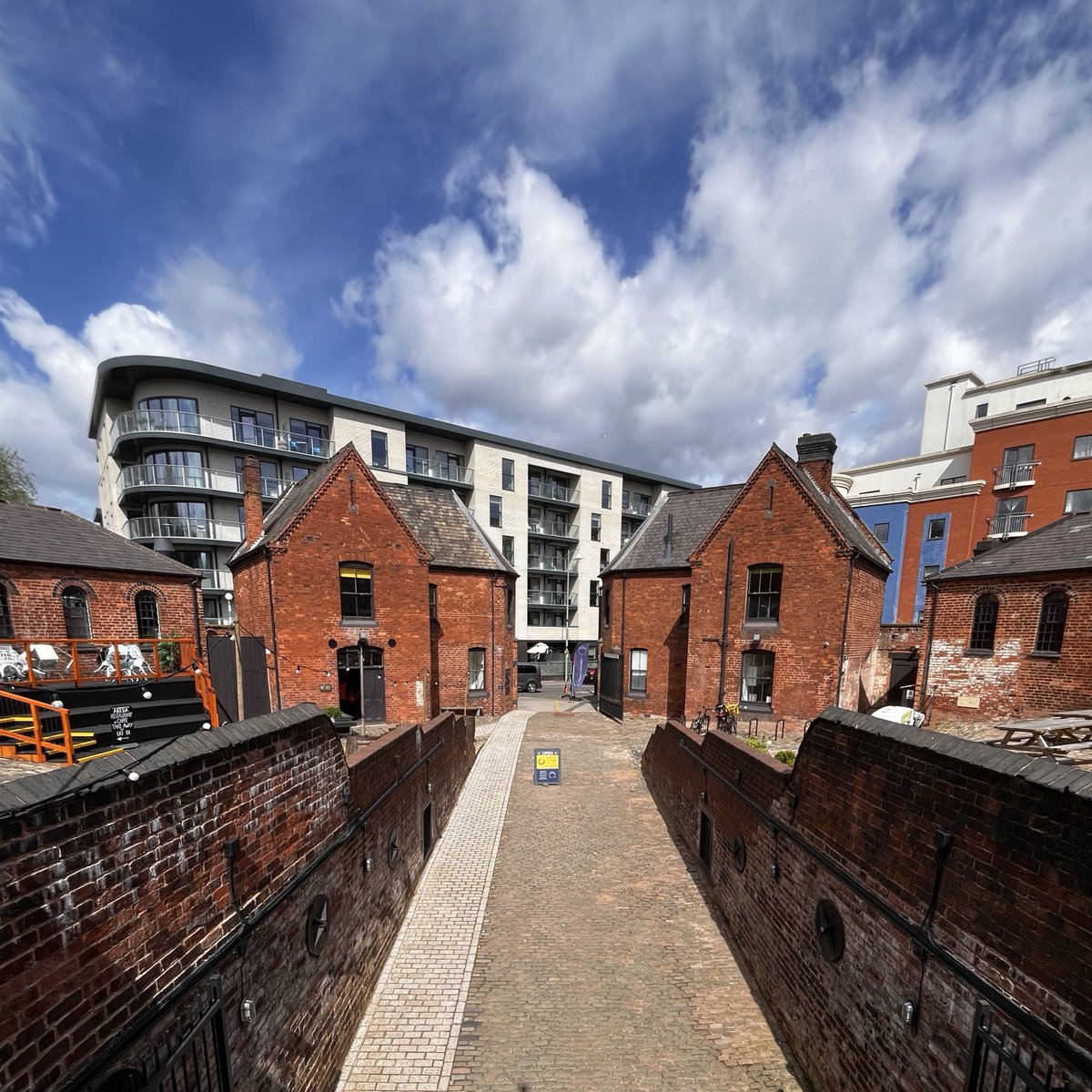 Our visitor centre and courtyard are open this bank holiday weekend! Learn about the heritage of Birmingham by foot or by boat this weekend. More information can be found here: roundhousebirmingham.org.uk/things-to-do/ #SeeTheCityDifferently #Birmingham #KayakTours #WalkingTours