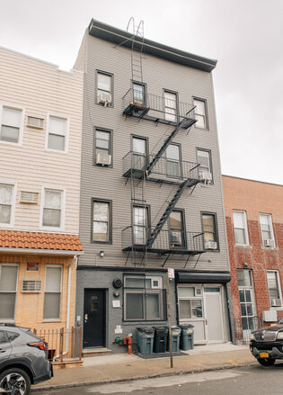 She Wanted a Brooklyn One-Bedroom for Less Than $500,000. But Where? Follow along 👉 likere.com/blog/she-wante… - - #homesforsale #newhome #realestate #homeshopping #homeowner #likere #homebuyer #mortgage #realestateagent #realtor #homebuilder #realestatelife #realestateexperts