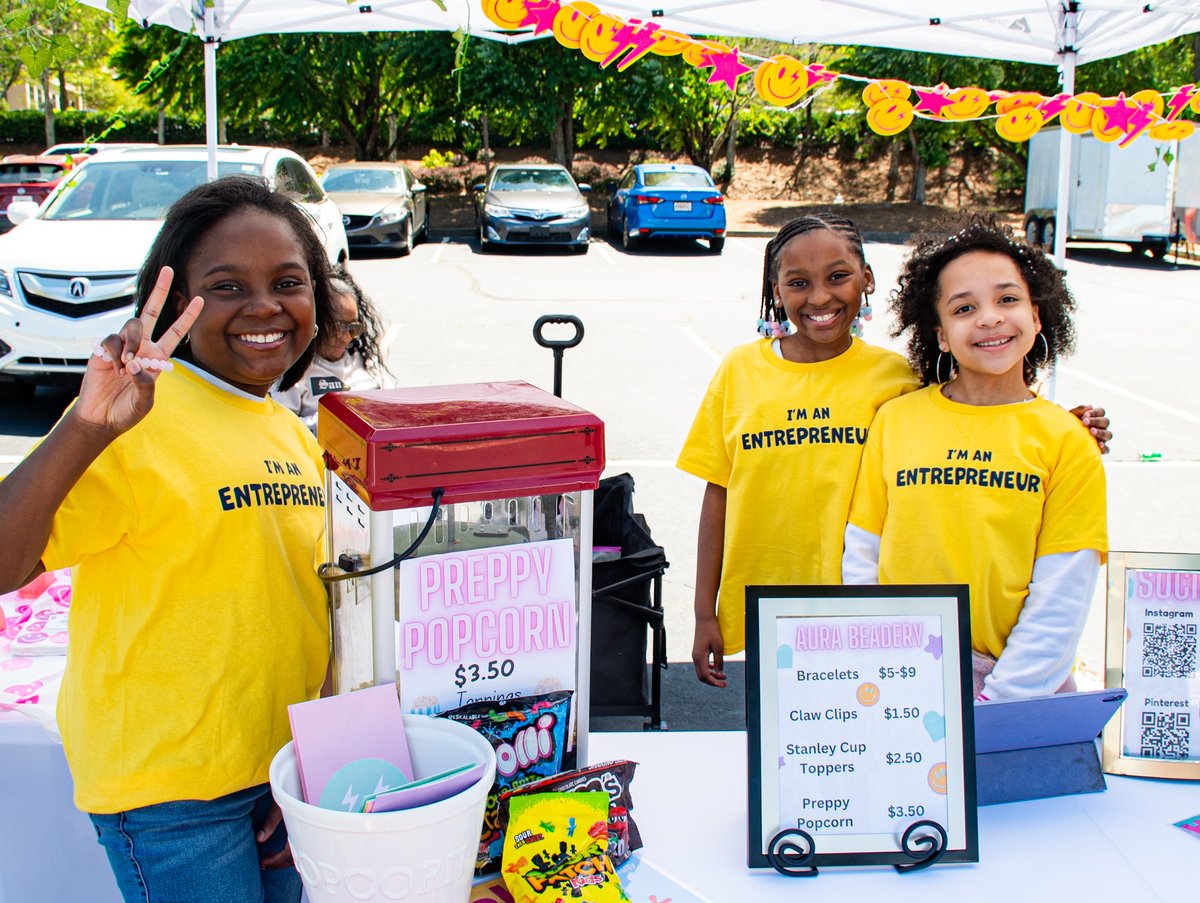 Are you an entrepreneur between the ages of 5 and 17?  Or maybe you know someone who fits this description! Our markets are the perfect way to foster an entrepreneurial spirit!
#childrensentrepreneurmarket #youngentrepreneurs #smallbusinessowners #kidbusinessowners