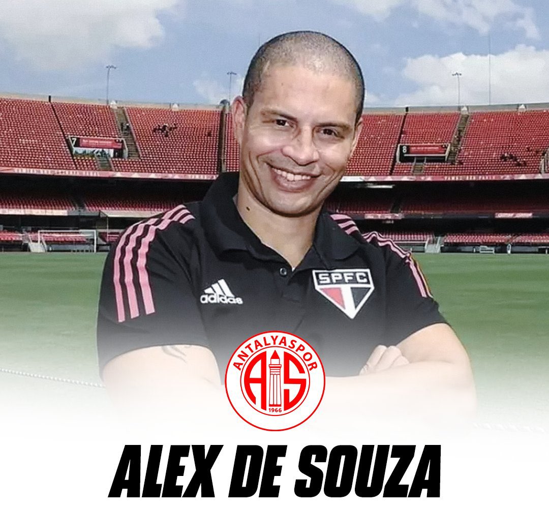 🔥 Antalyaspor, teknik direktörlük için Alex de Souza ile anlaştı.

✈️ Alex de Souza, bu hafta Antalya'ya geldi.