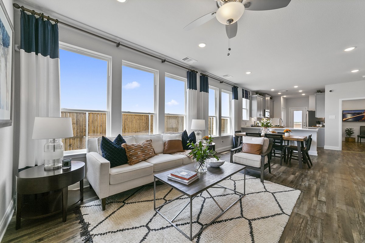 LandonHomes's tweet photo. Find THE Landon Home for you in Lexington Frisco!

Located in the heart of Frisco, discover the home of your dreams with THREE Landon Home series to choose from – Symmetry, Duets, and Impression. You will not want to miss out on the opportunity to live in this community! https://t.co/5MWh9jsKZ2