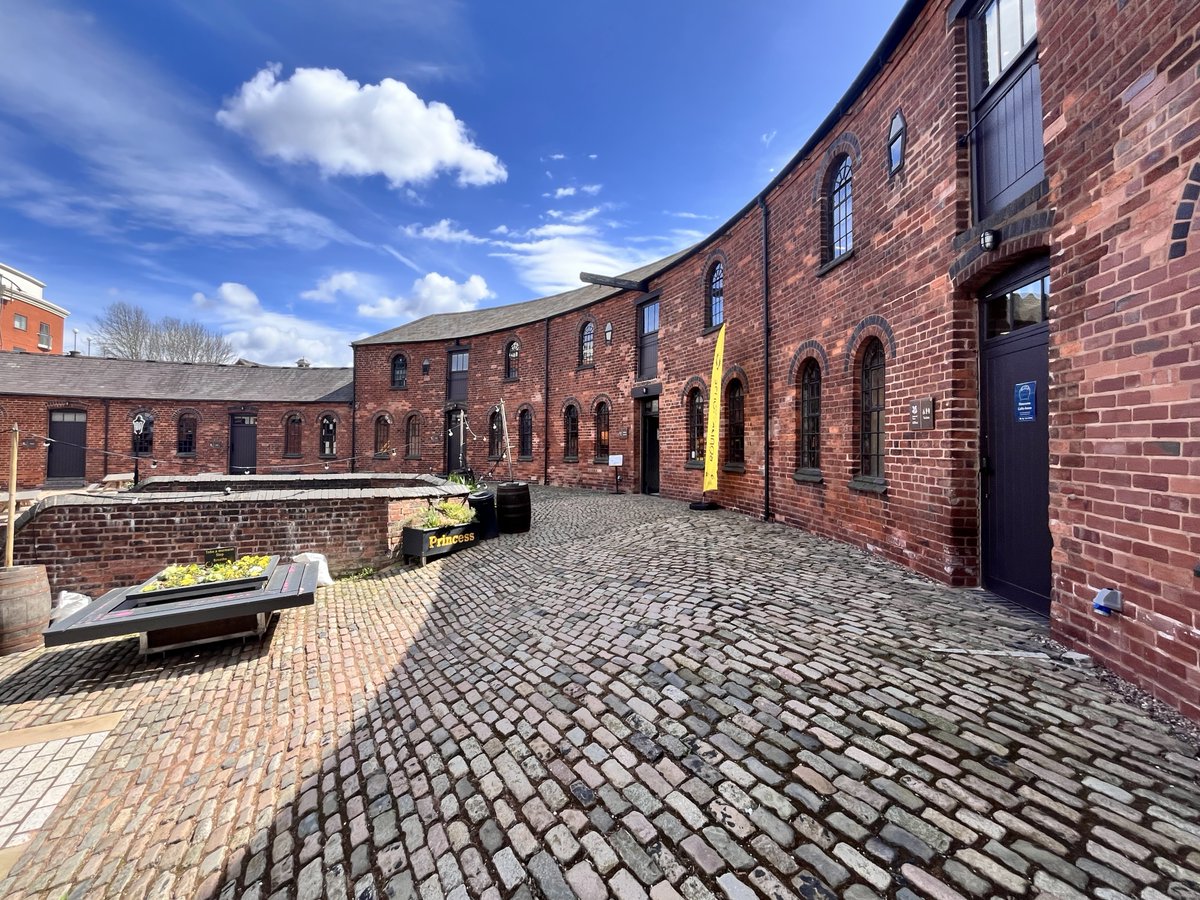 Our visitor centre is open this bank holiday Monday. 🎉 There's still time to come on a walking tour on the Roundhouse and Birmingham's canals on our Cobbles and Canals tour. Or come for a paddle on our Explore Hidden Birmingham tour! More details here: roundhousebirmingham.org.uk/things-to-do/
