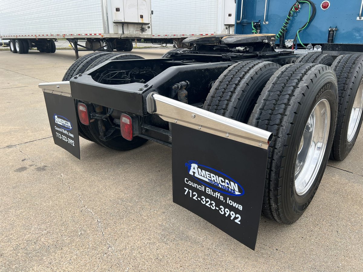Trailer_Repair's tweet photo. ** Just In! **

2006 Peterbilt 379
• CAT C15
• 475 HP
• 18 Speed
** 415k on Overhaul
** New Tires + Brakes
For Specs and Prices Go to https://t.co/ufQm7wQCto or Call 712-204-4554

#TrucksForSale #Trucks #Peterbilt #Trucking #Iowa https://t.co/6AJq0YGNSM