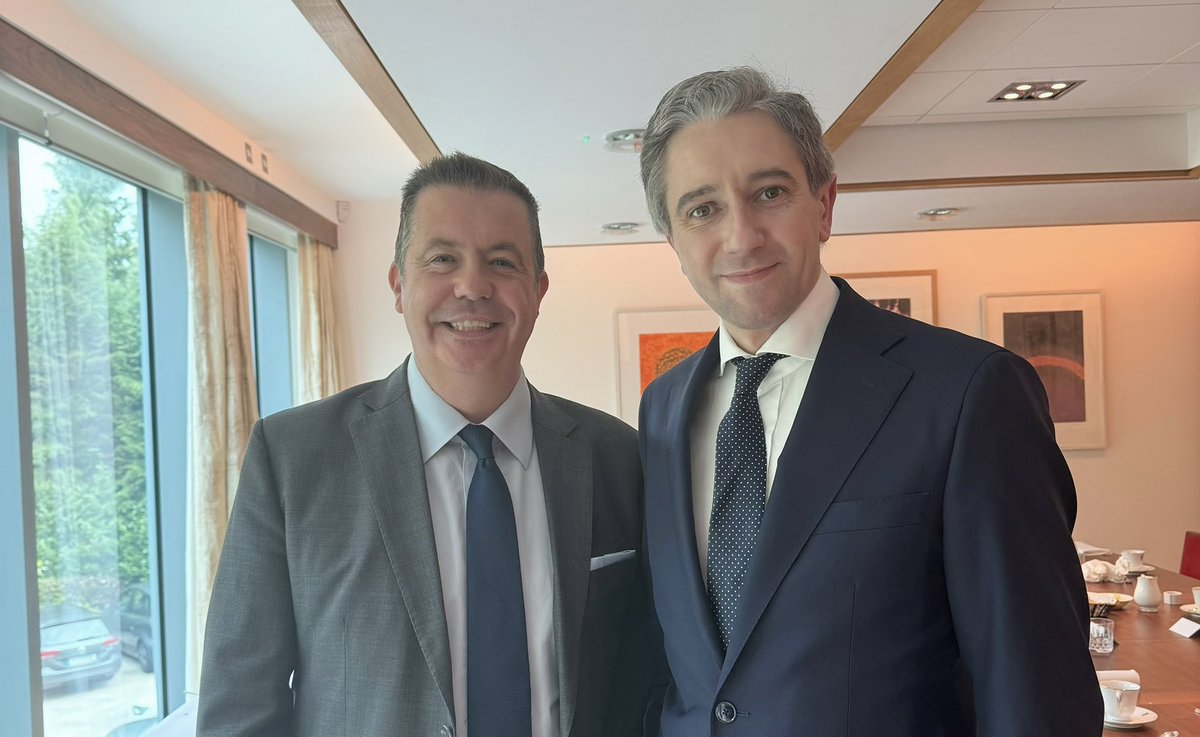 Our CEO @glynrobertsni & colleagues from other business groups from took part in a productive working lunch @IrishSecretari1 with Taoiseach @SimonHarrisTD today. Useful discussion on North-South economy, rail connectivity and next steps with the Windsor Framework.