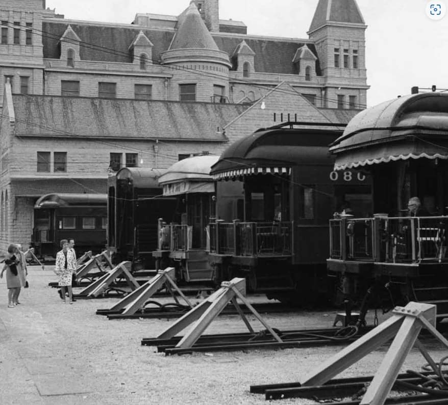 100 years ago, visitors arrived at Union Station for the Kentucky Derby.