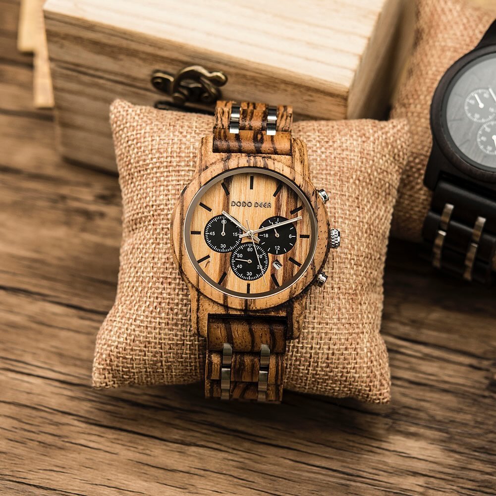 Wooden Watches 🌲🕰️

Time to go green with our eco-chic wooden watches! Elevate your style while saving the planet. #EcoFashion #WoodenWatches.

Price:170,000.

WhatsApp:0707267566/@glarearmani 
Deliveries 🚚can be made.
