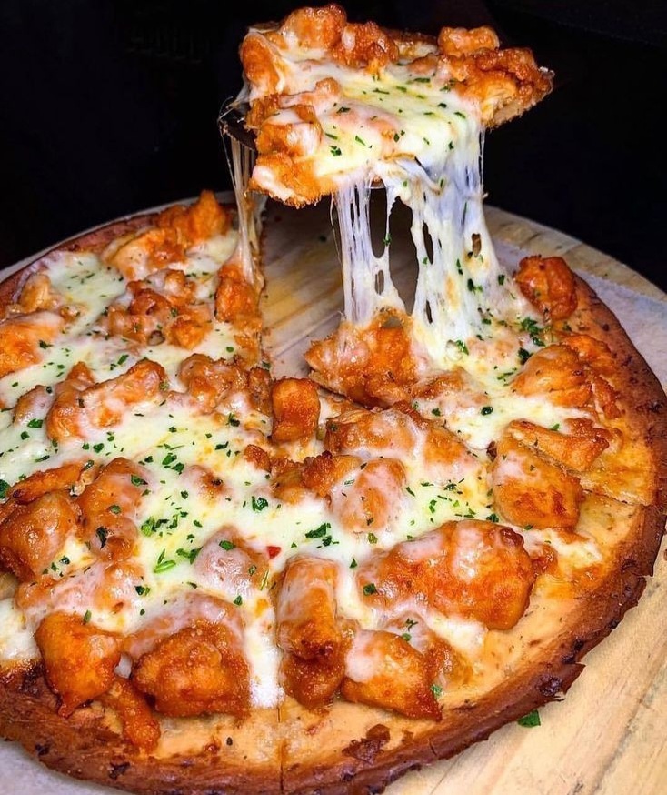 Buffalo Chicken Pizza 🍕  homecookingvsfastfood.com 
#homecooking #food #recipes #foodpic #foodie #foodlover #cooking #hungry #goodfood #foodpoll #yummy #homecookingvsfastfood #food #fastfood #foodie #yum