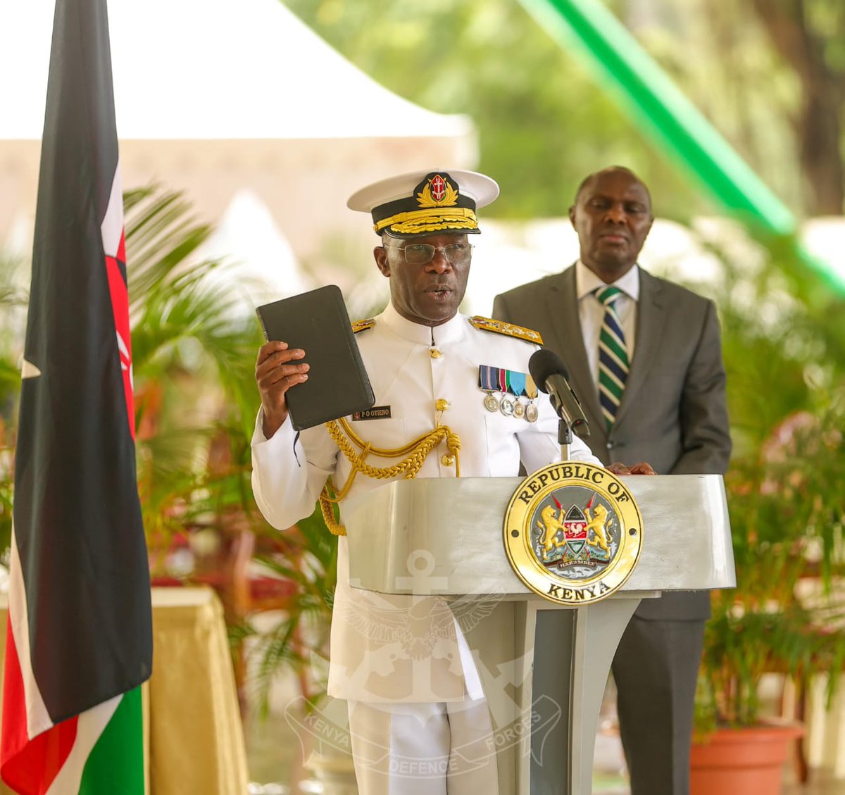 H.E Hon Dr William Samoei Ruto, President of the Republic of Kenya, and Commander-in-Chief of the Defence Forces today presided over the investiture of ranks and swearing in of newly promoted and appointed KDF General Officers at State House, Nairobi. bit.ly/3UtNzhh