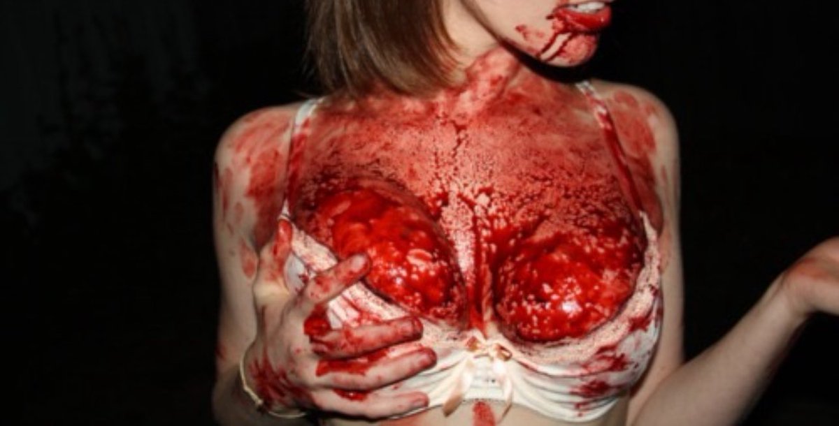 𝐭𝐡𝐞 𝐯𝐚𝐦𝐩𝐢𝐫𝐚 𝐬𝐡𝐨𝐰 🪦 (@horrorsthetics) on Twitter photo 