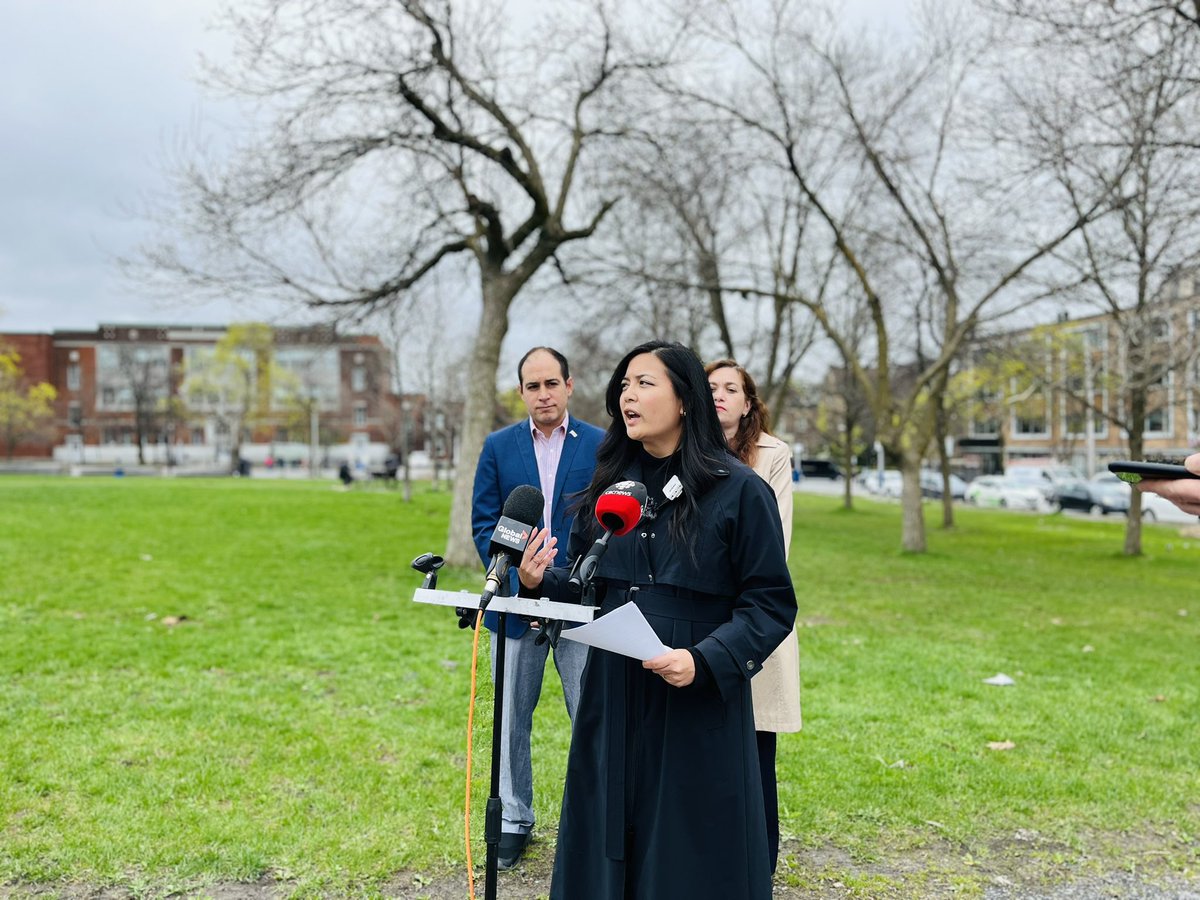 Campements de fortune et voisins inquiets… les besoins pour les personnes en situation d’itinérance sont évidents à #CDNNDG.

Aujourd’hui, @elisabethprass et moi avons uni nos voix pour y répondre. Une ressource 24/7 ouverte à l’année s’impose d’ici la fin 2024. #polmtl