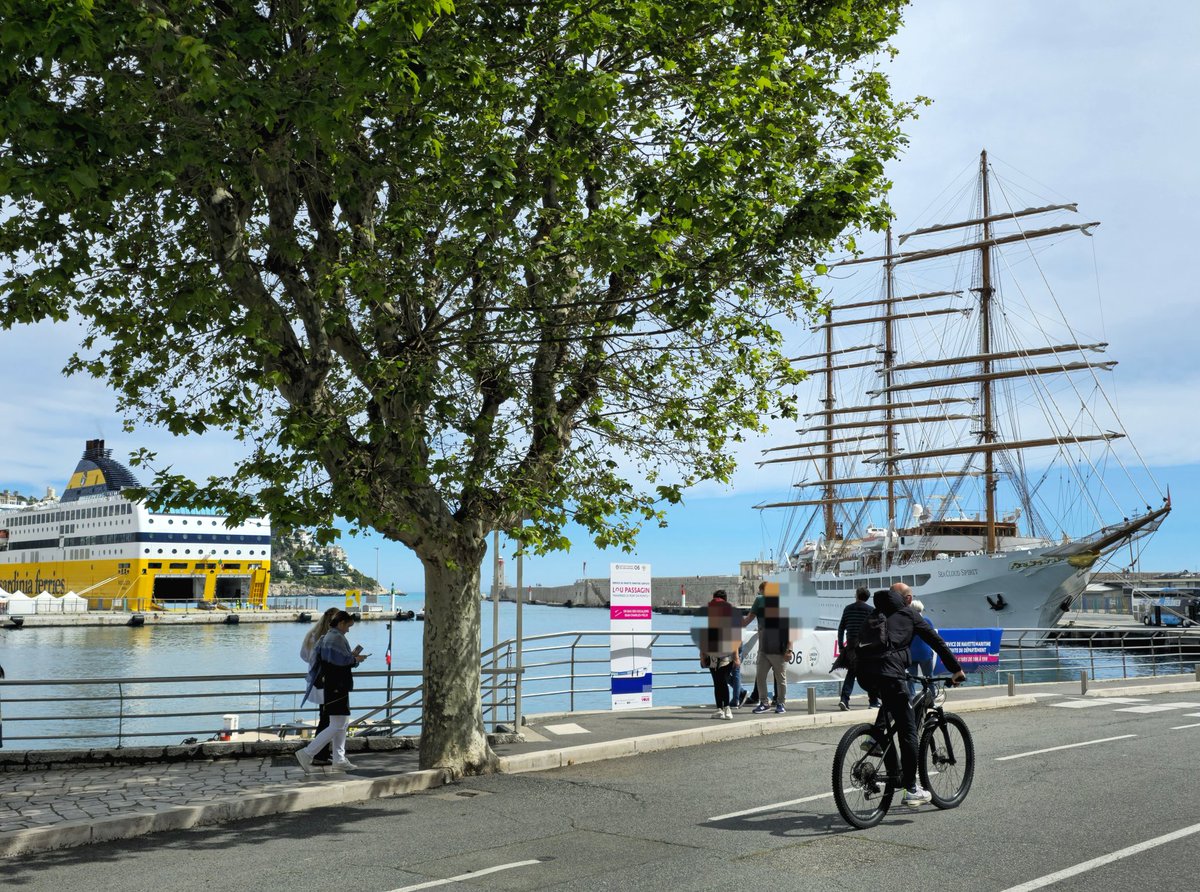 Bon WE ! 
Au choix au Port de Nice, le Sea Cloud Spirit ou le Corsica Ferries ! 😉 

#Nice06 #CotedAzurFrance #ExploreNiceCotedAzur #PortdeNice #RegionSud