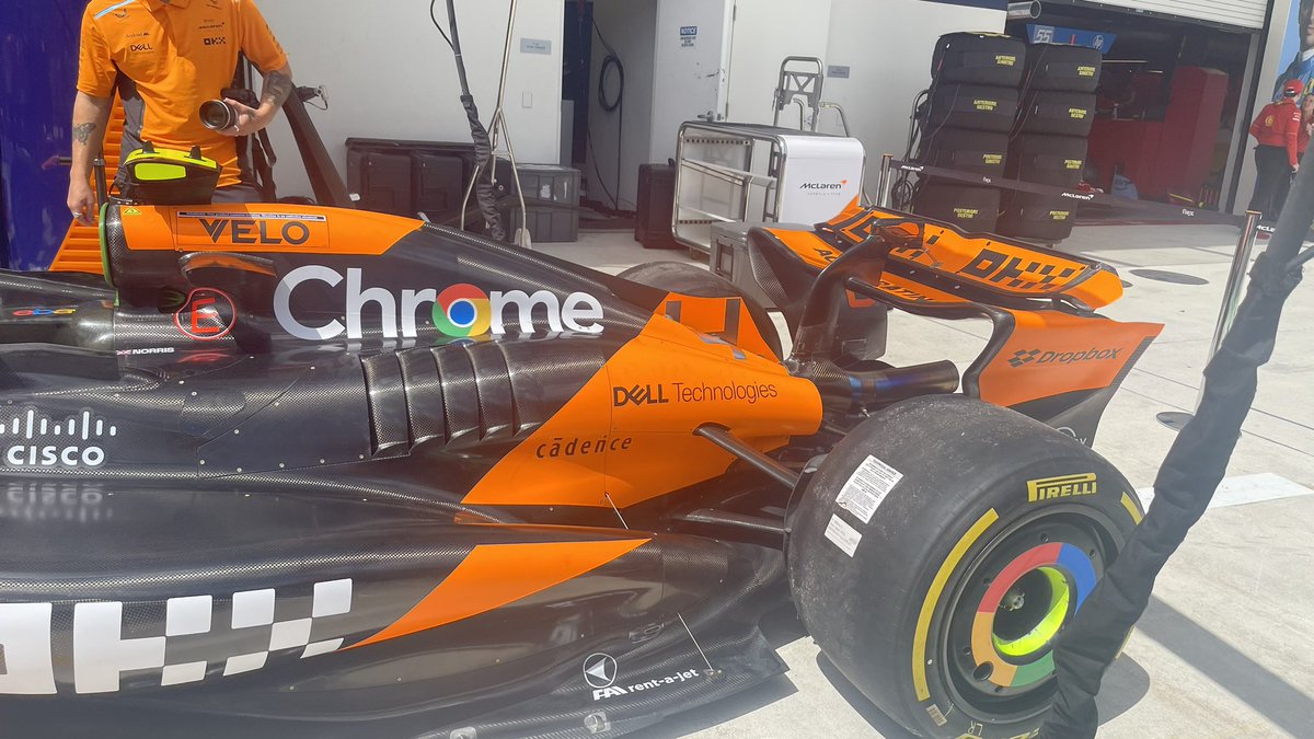W McLarenie mnóstwo nowości - przednie skrzydło, kanały chłodzenia hamulców, pokrywa silnika, podłoga. Niech cisną! #viaf1