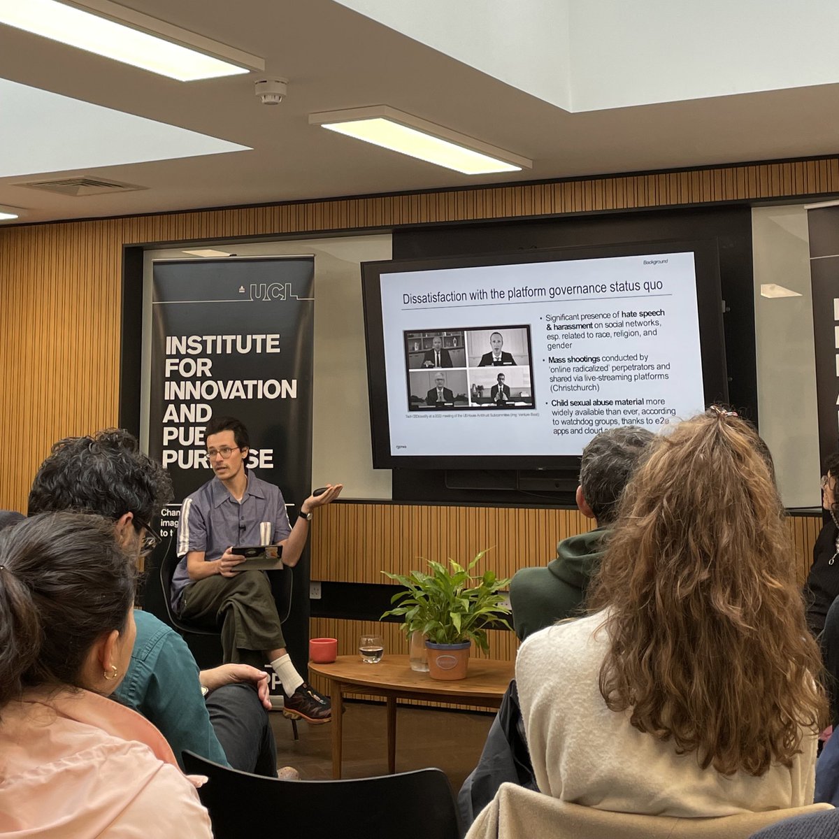 .@rgorwa has studied the how, the where and the why of platform regulation across different jurisdictions, particularly tracing the political factors shaping the development of strategies and policies in different places around the world.