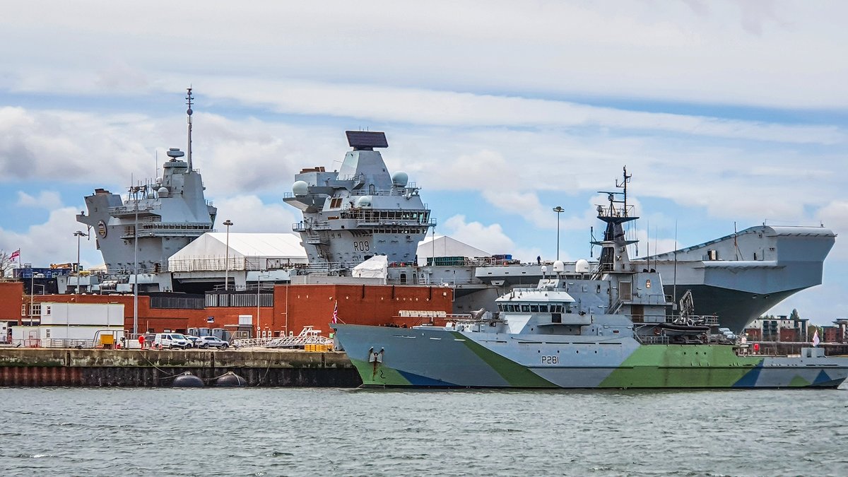 .@HMSPWLS deep in maintenance period alongside in Portsmouth today. Via @MarkLeishman23