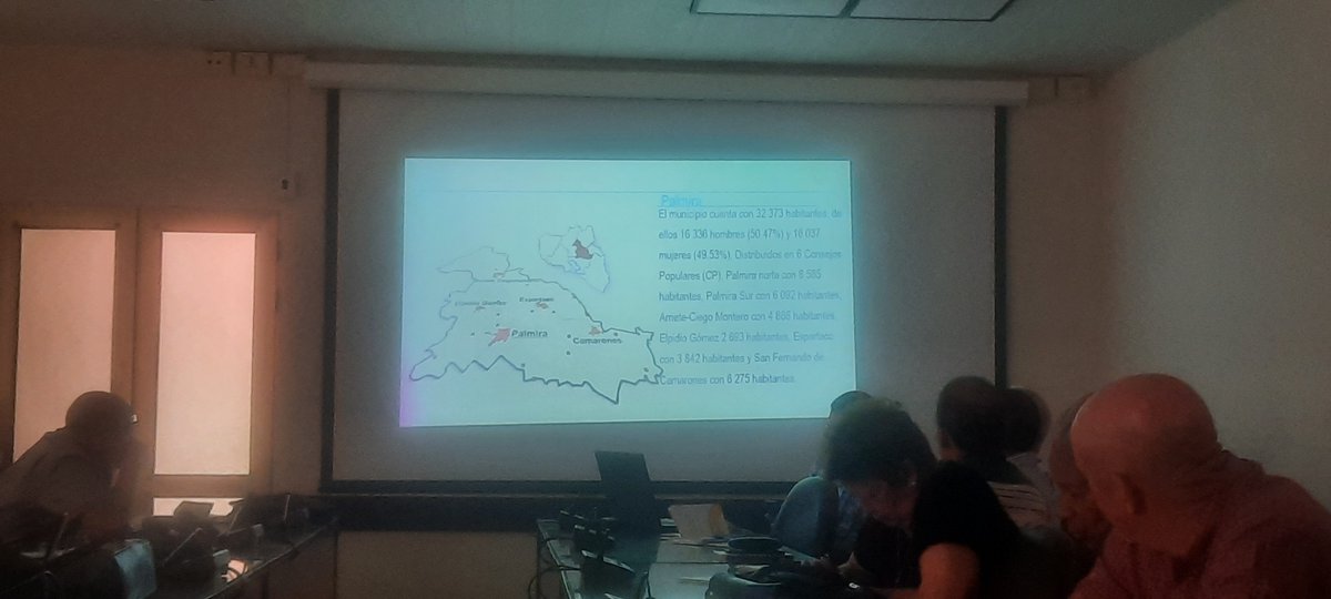 Una mañana de crecimiento y desarrollo en #Cienfuegos, la Intendente del Municipio #Palmira presenta en el CTA la Estrategia de Desarrollo Territorial. #CienfuegosPorMásVictorias