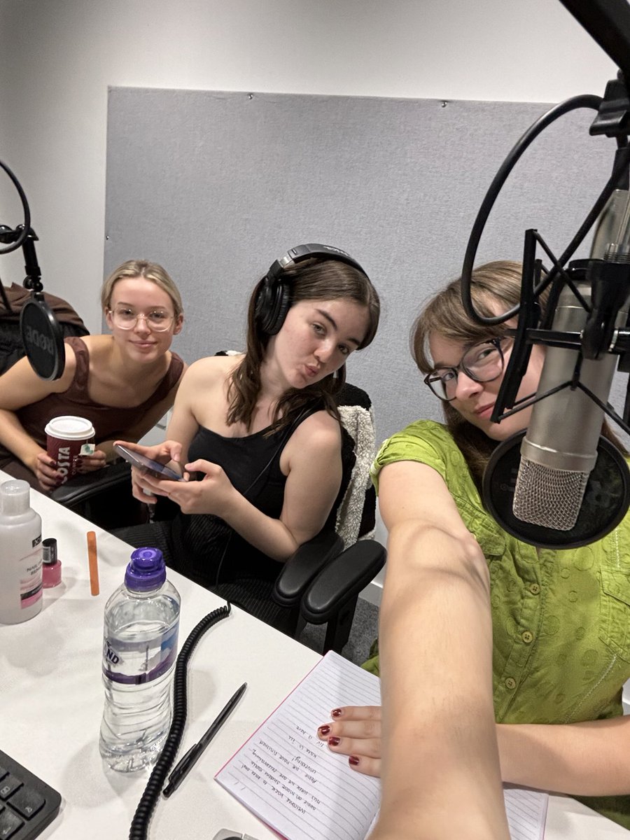 Moore Student Radio (@moore_radio) on Twitter photo Kate and Abbie are celebrating tonight on Moore student radio!!! 📻 🥳🎉 With a special guest in the studio Olivia
<a href="/Katefarleyjourn/">Kate Farley</a> <a href="/OliviaRBeatty/">Olivia Beatty</a> <a href="/abigailford28/">Abigail</a>
Listen here- player.aiir.com/john-moores-un… Kate and Abbie are celebrating tonight on Moore student radio!!! 📻 🥳🎉 With a special guest in the studio Olivia
<a href="/Katefarleyjourn/">Kate Farley</a> <a href="/OliviaRBeatty/">Olivia Beatty</a> <a href="/abigailford28/">Abigail</a>
Listen here- player.aiir.com/john-moores-un…