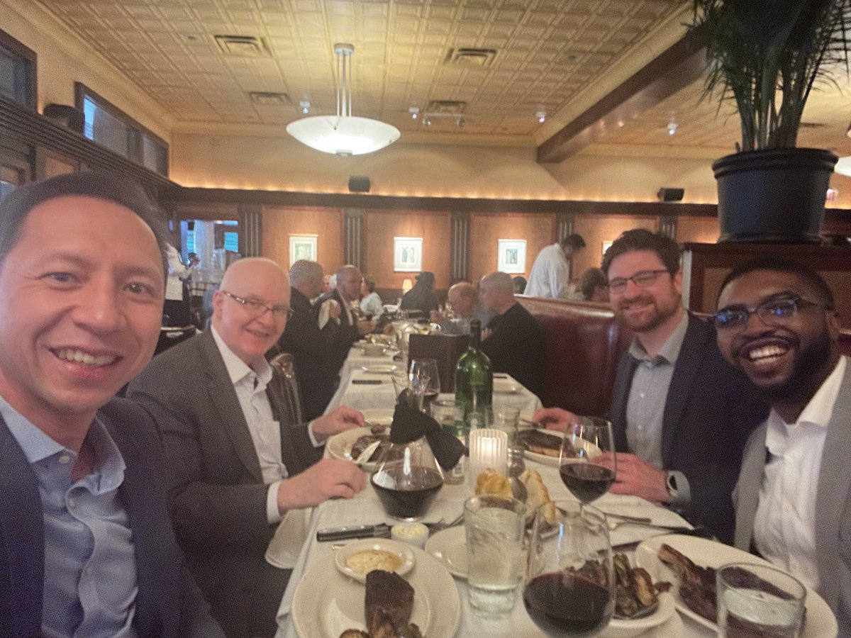 A few members of our UMN spine team had a fantastic time in Chicago at the Lumbar Spine Research Society (@LSRSspine) Annual Meeting! A standout moment was spine fellow Mike Czulinski, DO presenting his research. Well done, Dr. Czulinski! 🎉