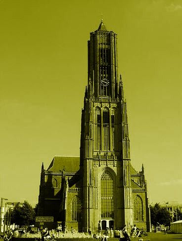 Morgen om 10.50 uur zal vanuit onze mooie Eusebiuskerk een muzikale ode aan Vitesse gebracht worden. O.a. “Geel en Zwart” en “Vitesse Vitesse” zullen over de stad klinken. 

Mogelijk gemaakt door buff.ly/44pw5aq !

#Vitesse #Eusebius #Arnhem #Redvitesse