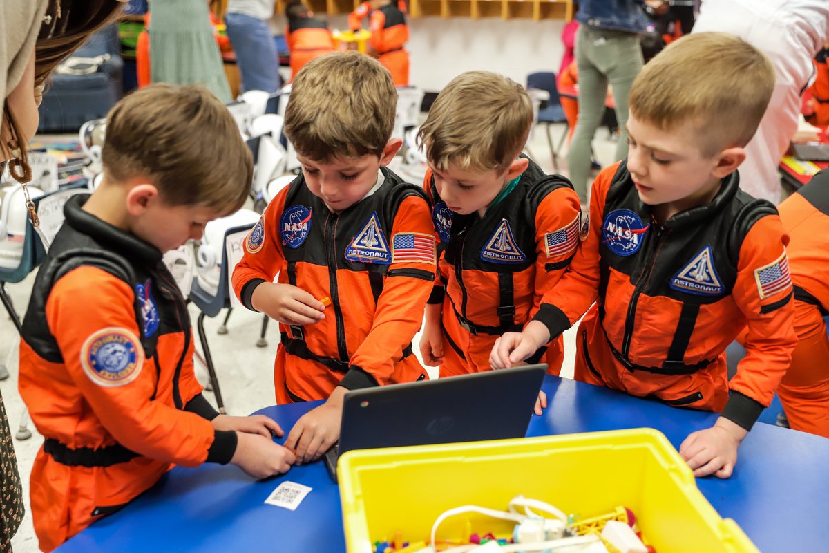 Kindergarten astronauts have returned from a successful mission to space. Last Thursday, students in Mr. White’s class at @McNeillAdmirals spent the day visiting space from their classroom, including exploring numbers beyond 20, and building and coding LEGO moon taxis.