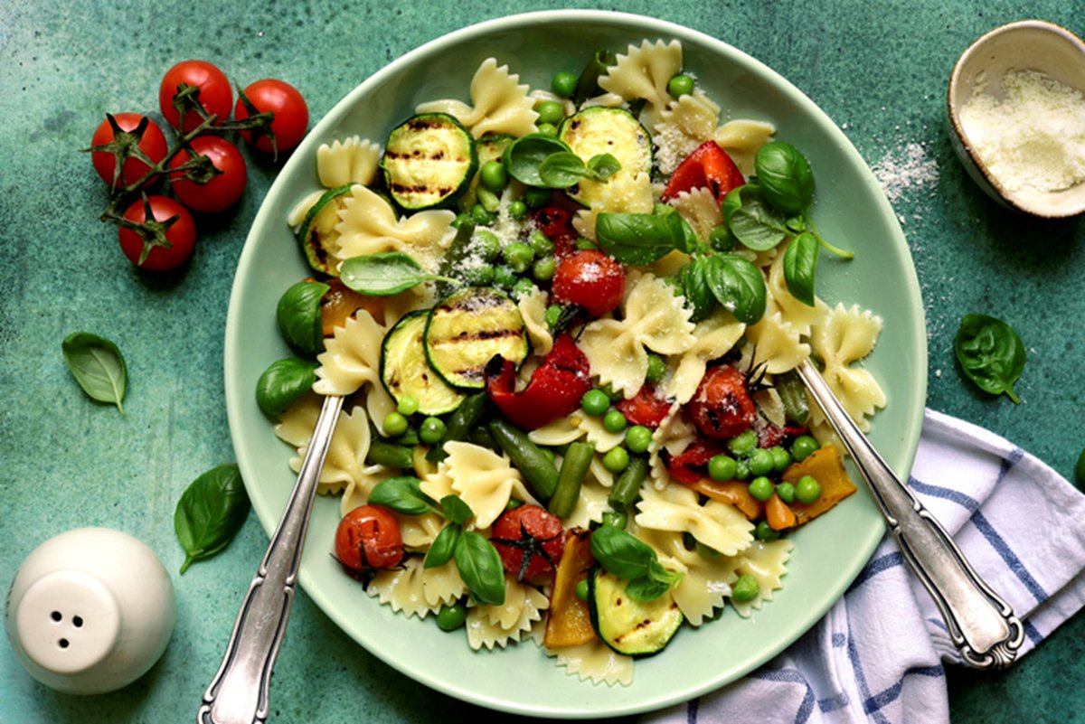 My Pasta Primavera is guaranteed to add a little spring to your step. Check out this recipe and more on my blog at: tinyurl.com/29djy4yp
#carolannkates #groceryshopping #foodblogger #foodie #pasta #healthy #easy #affordable #delicious #springmeals