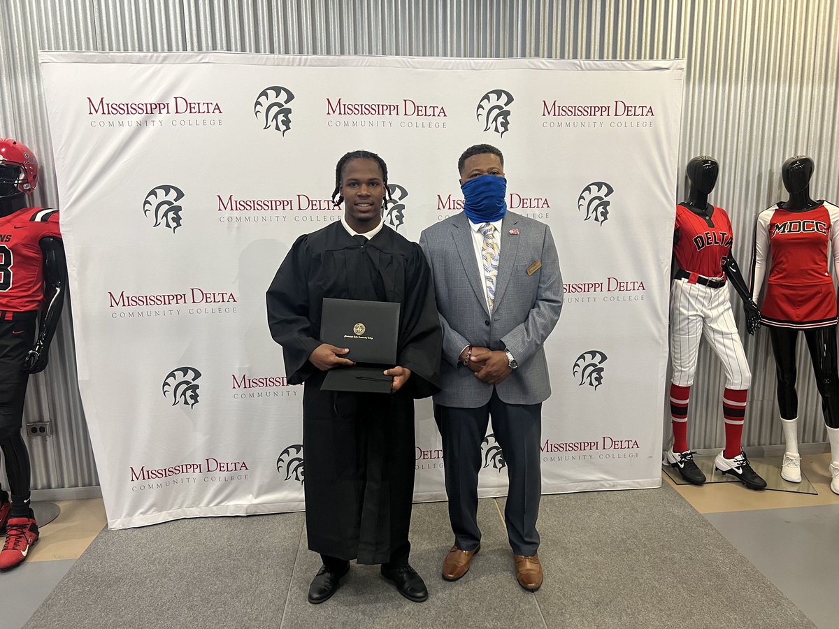 Another Trojan moving on!!!
Congratulations All State RB
Davion Alston