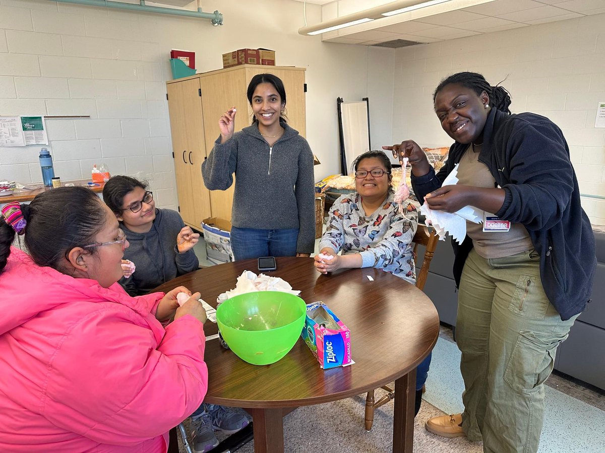 Rutgers University Medical School Students from the Adult Life Learning for Youth group visited the Piscataway Regional Day School!  PRDS students used teamwork, cooperation and communication skills to make slime!

#ESCNJ #PRDSNJ #Rutgers