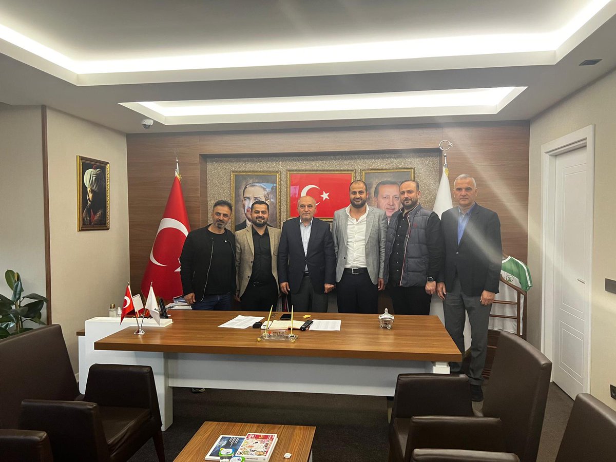 Ak Parti İstanbul Fatih İlçe başkanımız Sn. @yakup_yasaa ziyaret ettik. Misafir perverliği hoş sohbetlerinden dolayı başkanımıza teşekkür ederiz. @fnasiroglu @makifagirman @kadiralicelik @aslannalper