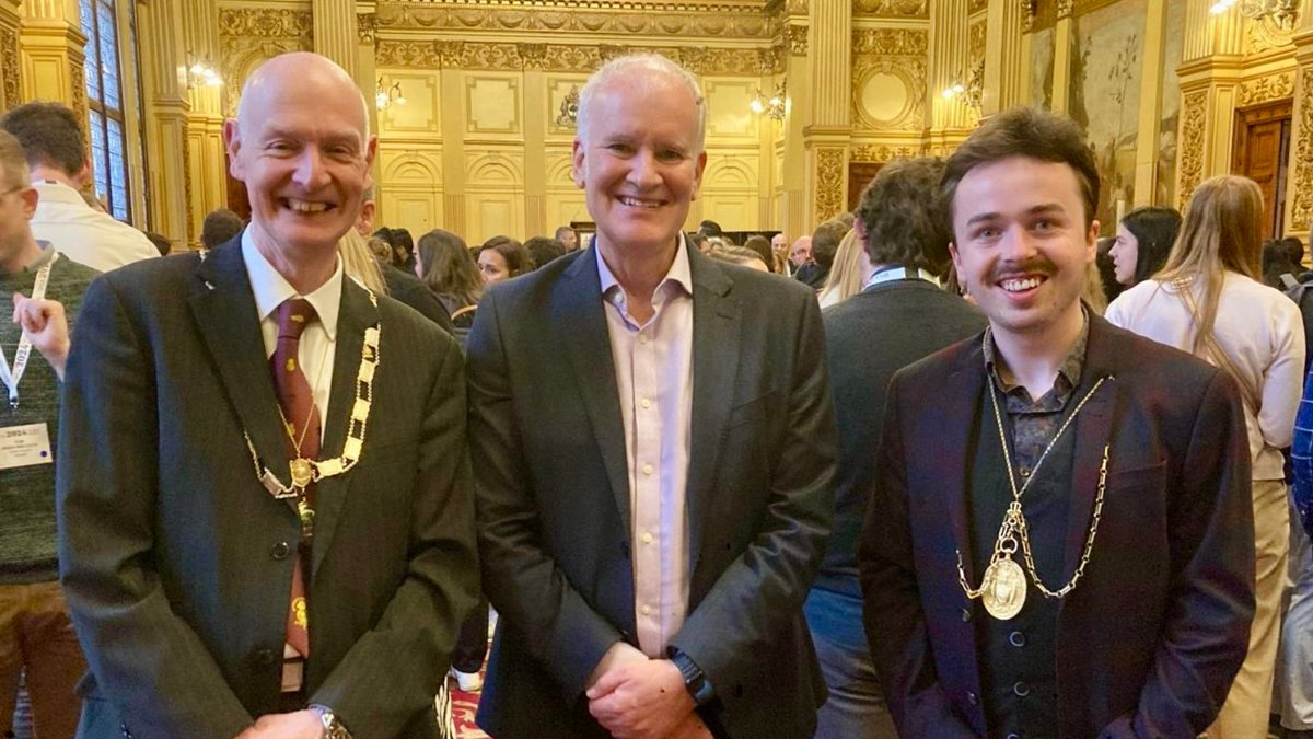 Our paediatric sleep consultants, fellows, physiologists & psychologists shared their expertise at the International Pediatric Sleep Association (IPSA) Conference in Glasgow. They were joined by the Association’s first UK President our very own @SleepProf Paul Gringras (centre)