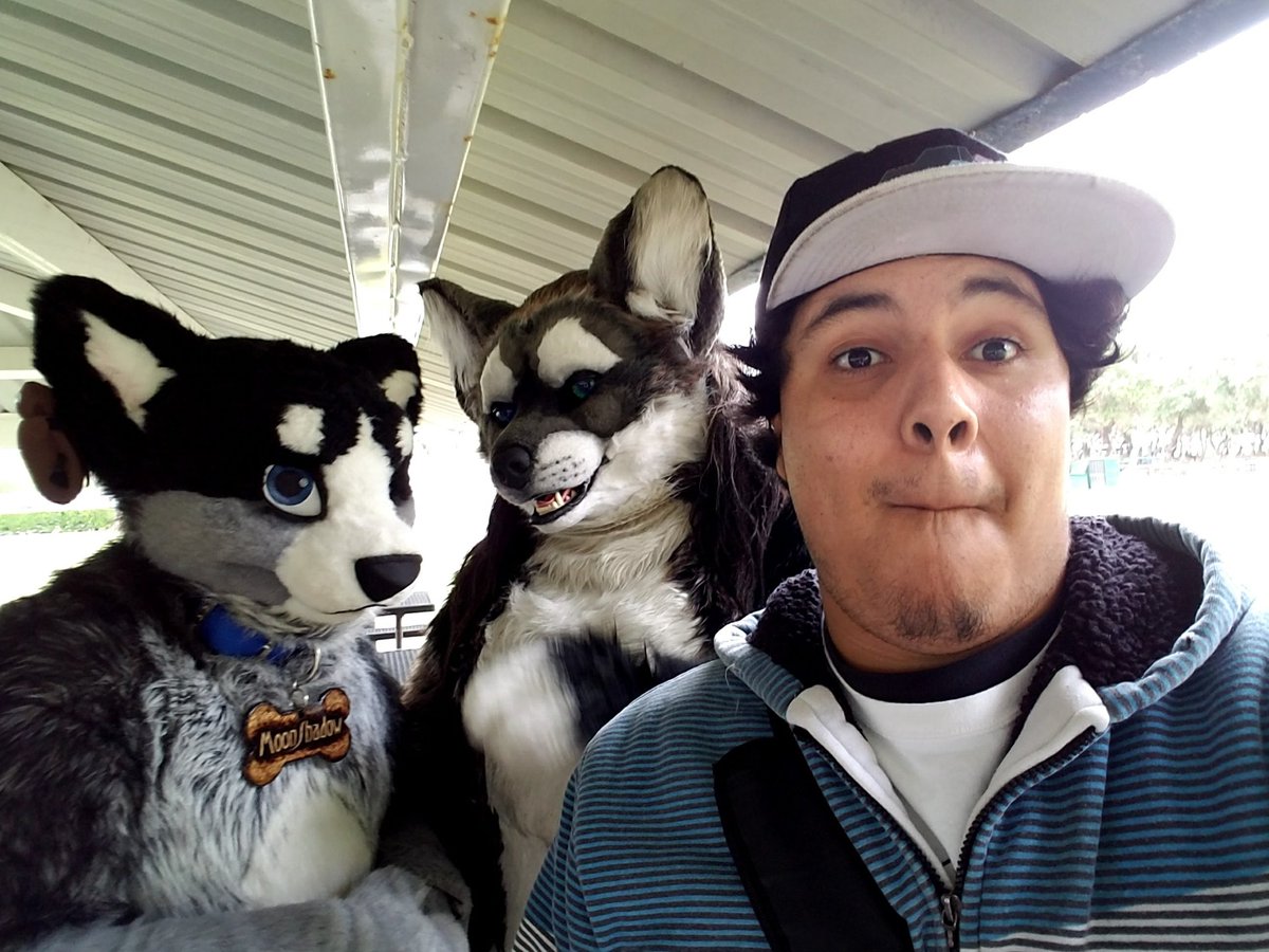 Times I wonder if there both long lost brothers 
Happy #FursuitFriday
<a href="/YaltaWuff/">🐺 Yalta Wuff 📷</a> <a href="/LostWolf321/">LostWolf ❤️🐶 💣</a>