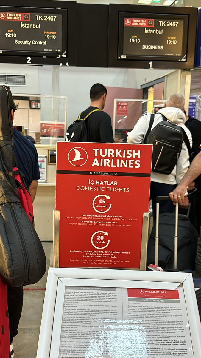 Hatayspor’daki görevinden ayrılan Volkan Demirel, Adana’daki havalimanından İstanbul’a doğru hareket etti