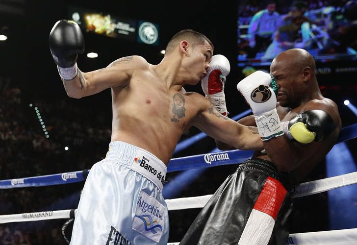 #UnDiaComoHoy pero hace 10 años Marcos “Chino” Maidana peleaba contra el mejor boxeador de la época. 

Más de 30 puntos de rating en TV Abierta, casi 4000 Argentinos en el MGM Grand Las Vegas y estadio lleno con 16.500 espectadores.