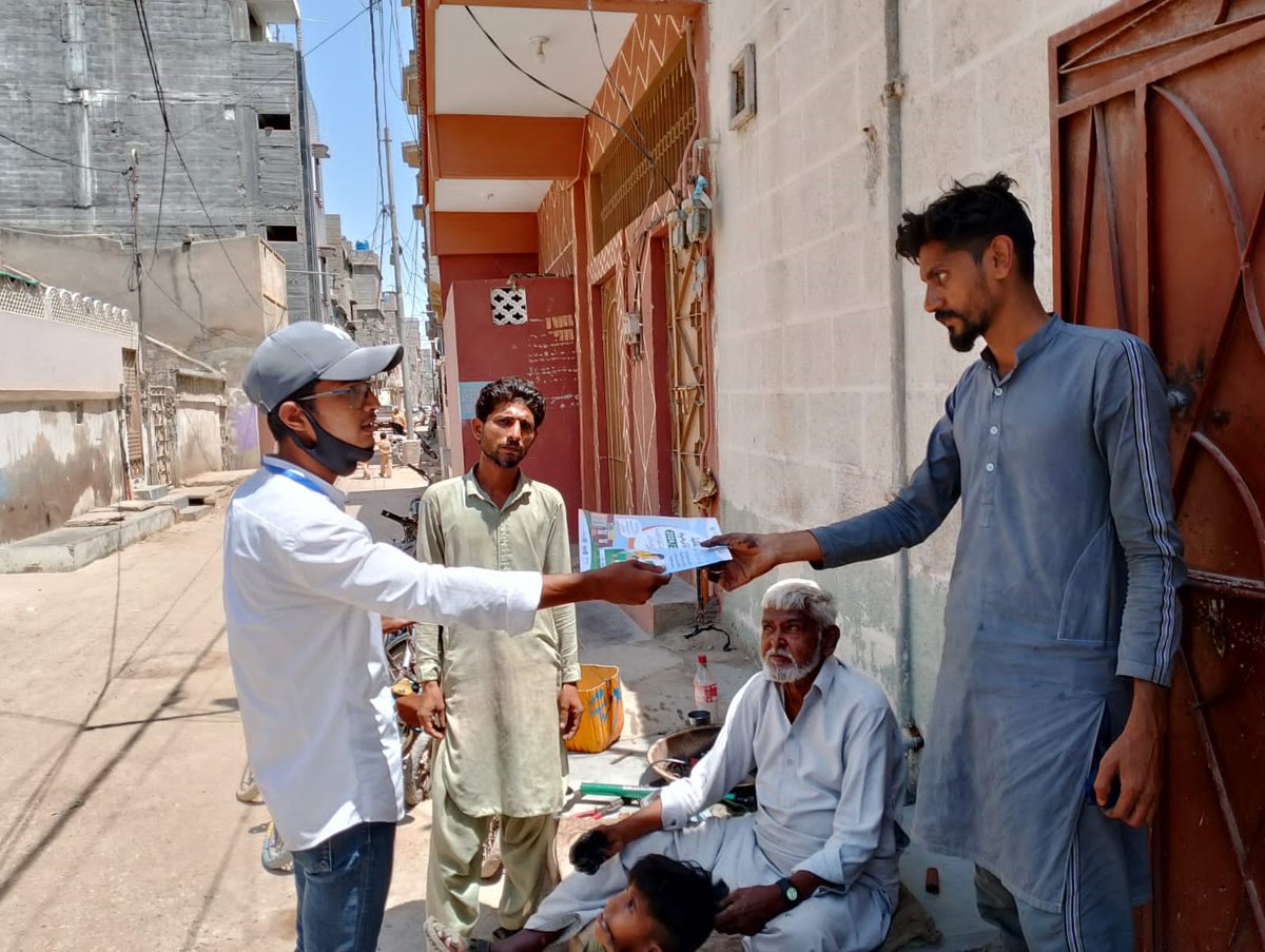 A #typhoid conjugate vaccine campaign is kicking off in #Pakistan, reaching children who were previously unvaccinated💉 Photos from @GlobalPhc show early outreach activities: