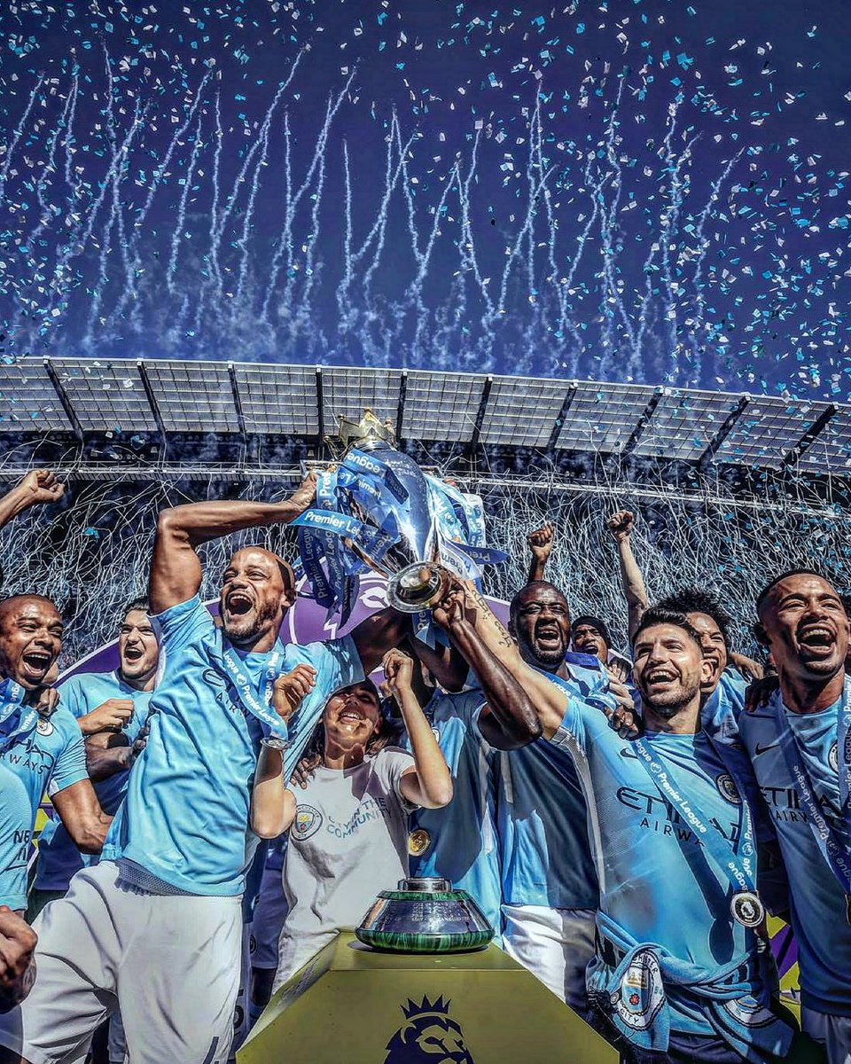 #OnThisDay in 2018, #ManCity lifted 𝐓𝐡𝐞 𝐏𝐫𝐞𝐦𝐢𝐞𝐫 𝐋𝐞𝐚𝐠𝐮𝐞 𝐓𝐫𝐨𝐩𝐡𝐲 at the Etihad. 🏆