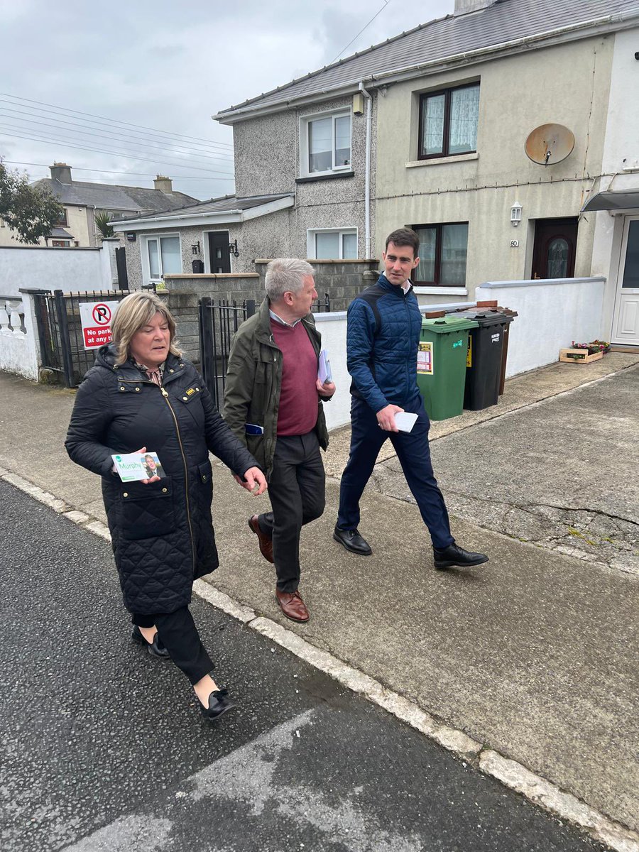 Great reception on the doors for a canvass with Cllr Jason Murphy today in the vicinity of Walsh Park in Waterford City with @MaryButlerTD . Jason already has a strong record of delivery for his community that he wants to build on if elected again.
