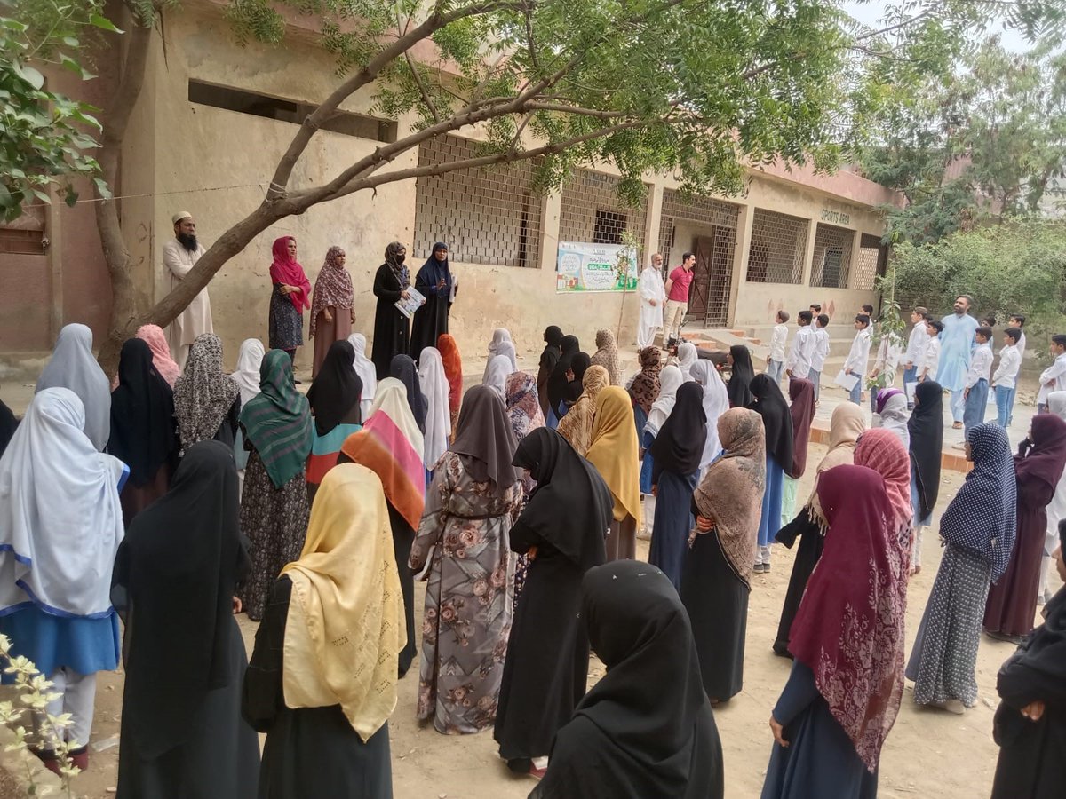 #Typhoid vaccine campaign in #Pakistan is reaching children who previously did not receive immunization, ensuring the youngest and most vulnerable are protected! #VaccinesWork to #TakeOnTyphoid💉 Thanks @GlobalPhc for sharing photos of community engagement activities!