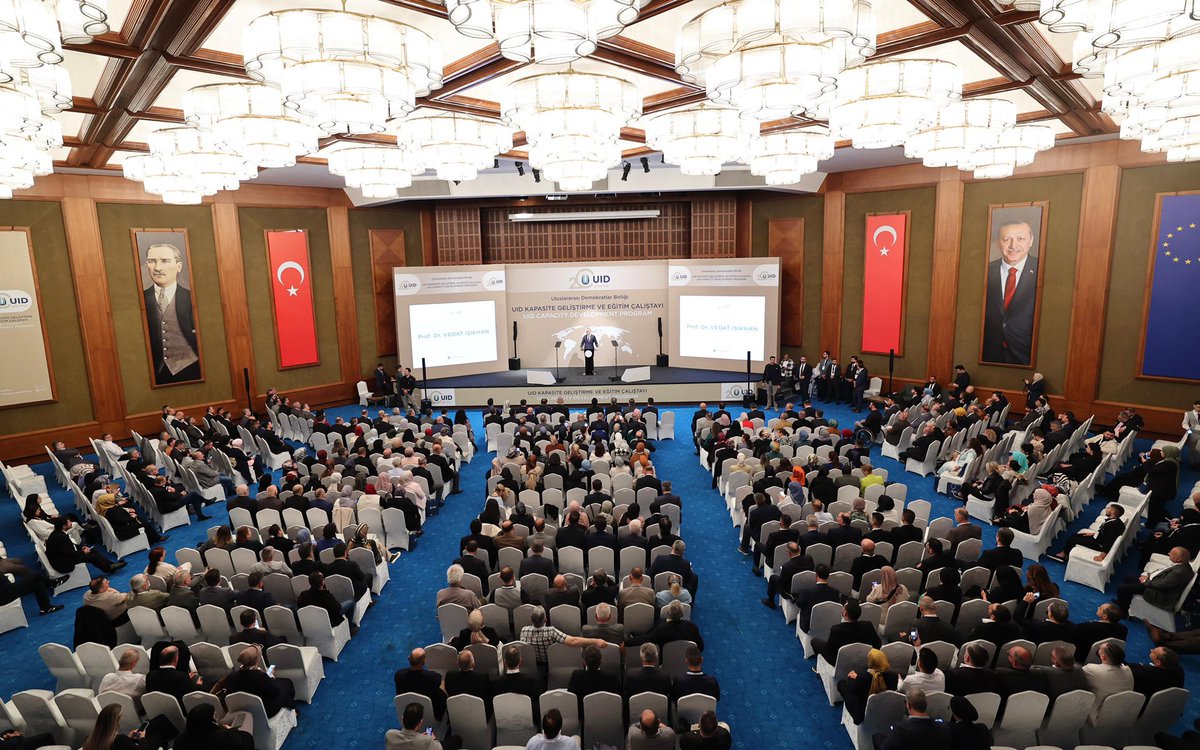 📍Kızılcahamam / Ankara Uluslararası Demokratlar Birliği (UID) Kapasite Geliştirme ve Eğitim Çalıştayı'nda 25 ülkeden Türkiye’ye gelen vatandaşlarımızla bir araya geldik. Bakanlığımız olarak her vatandaşımızın çalışma ve sosyal güvenlik alanlarındaki hak ve menfaatlerini…