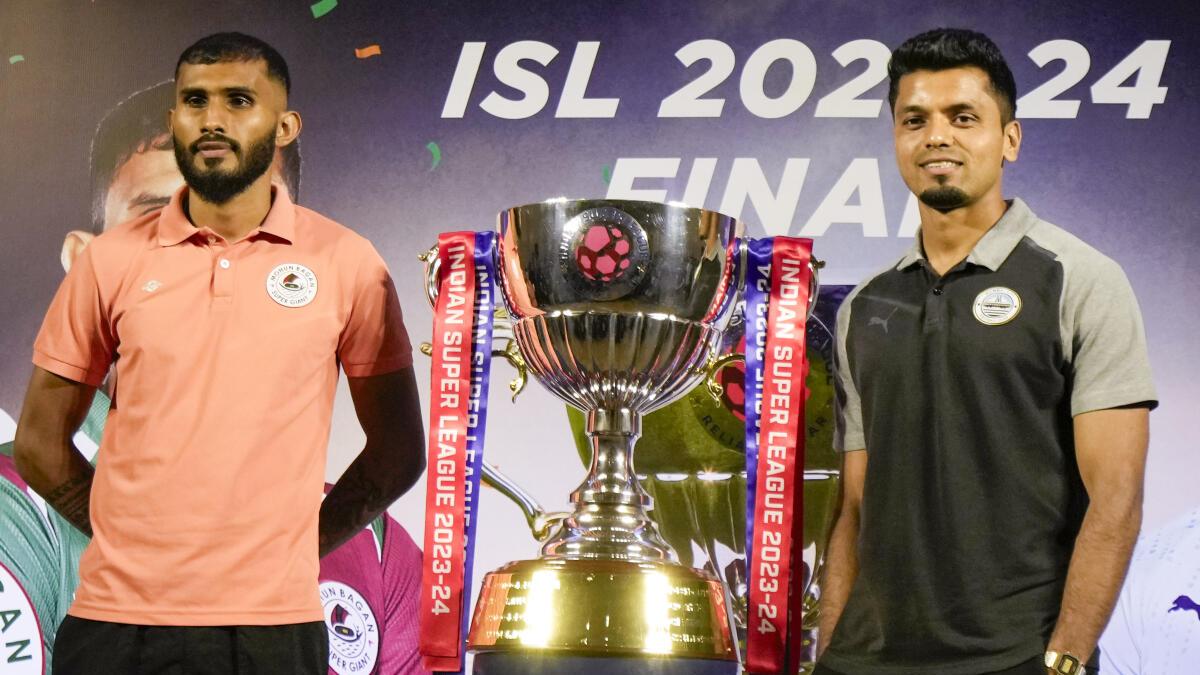 ✅ Durand Cup ✅ ISL Shield ❓ ISL Championship Mohun Bagan has made it 2 major trophies out of 2 this season and did so by beating Mumbai City FC along the way. Will the Mariners complete the treble by toppling MCFC once again? @Neeladri_27 previews #ISLFinal | #MBSGMCFC