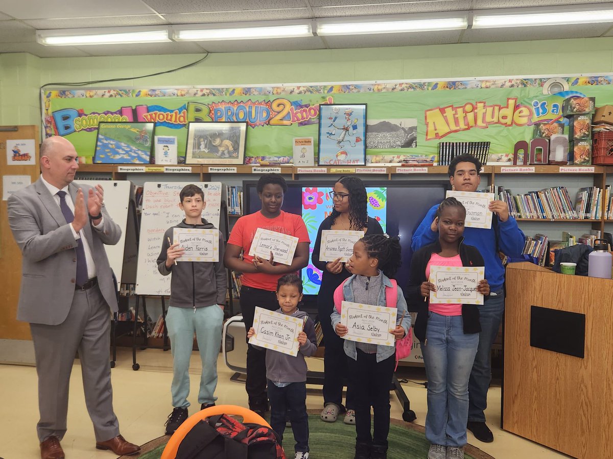 March & April Student of the Month celebration at MLKA!  Congratulations to all students and parents on your accomplishments 🏆 #MLKA #reachforthestars #studentofthemonth @YonkersSchools @DrF_Hernandez @AnibalSolerJr