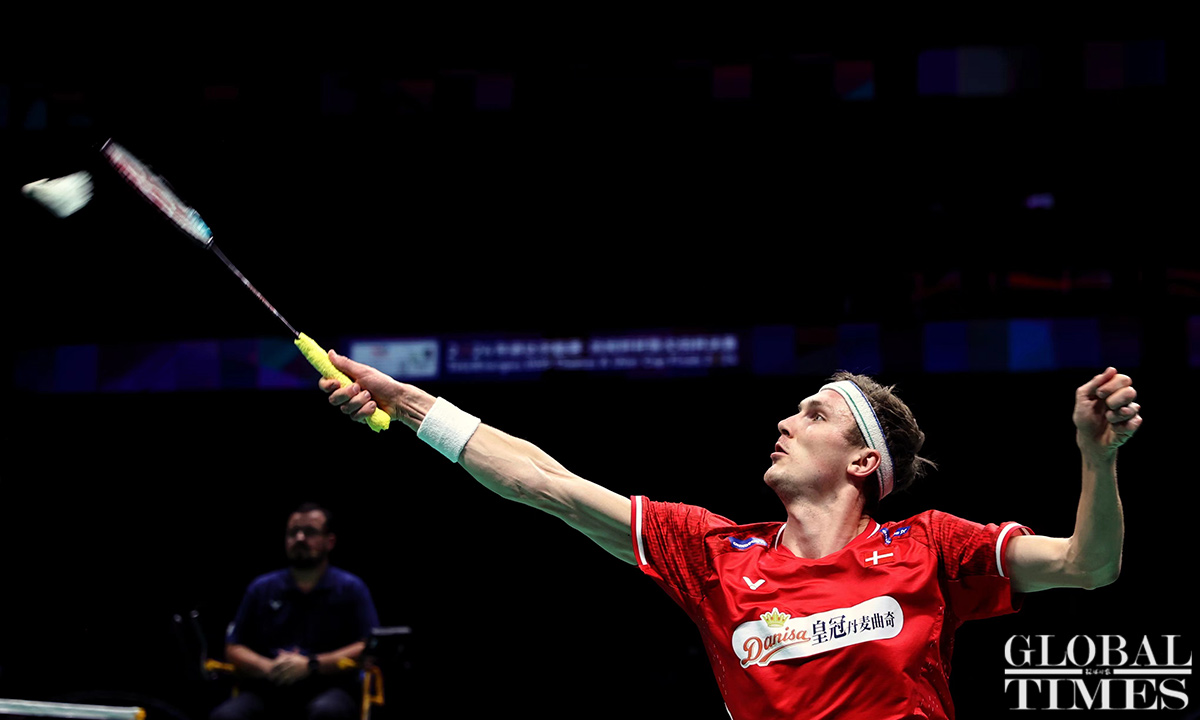 Chou Tien-chen of Team Chinese Taipei stunned world No. 1 Viktor Axelsen with a score of 21-19, 14-21, 21-19 on Friday in Southwest China’s Chengdu, securing a spot in the Thomas and Uber Cup semifinals. Photos: Cui Meng/GT globaltimes.cn/galleries/5241…
