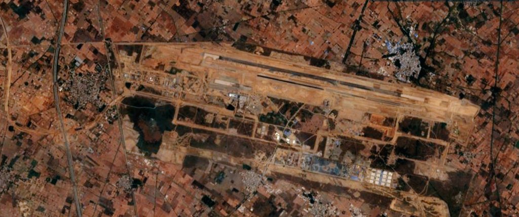 #Noida: Jewar Airport

Navigation equipment have been completely tested, according to the #NIAirport nodal officer. AAI's final approval is awaited. 

Trials at the airport are anticipated to begin in May.

Image: Runway 🛰️ view #Jewar #Noida #NIAirport