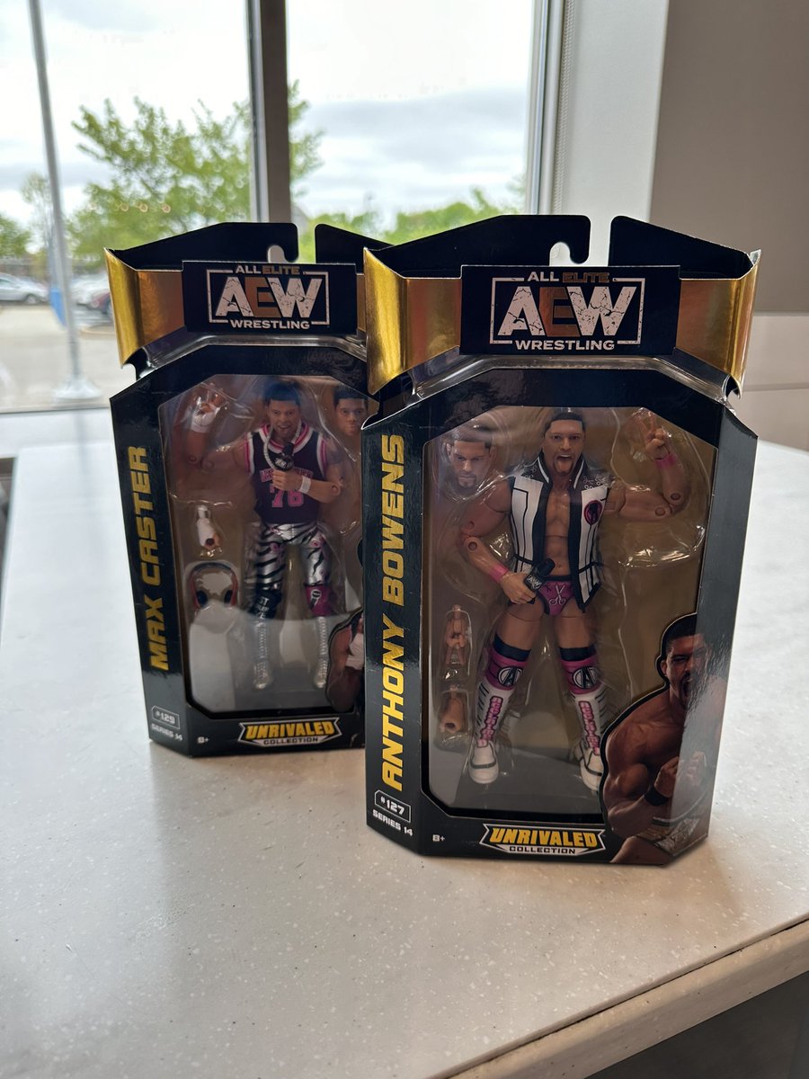 my collection just got #SCISSORED by @PlatinumMax and @Bowens_Official! Now just find the @AEW Champion @swerveconfident!