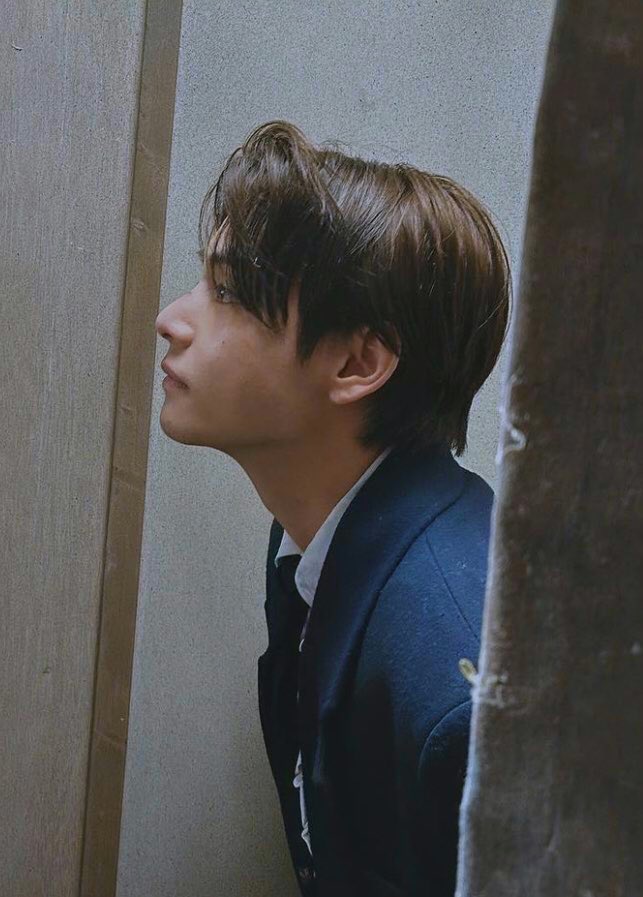 Taehyung’s side profile built like a sculpture