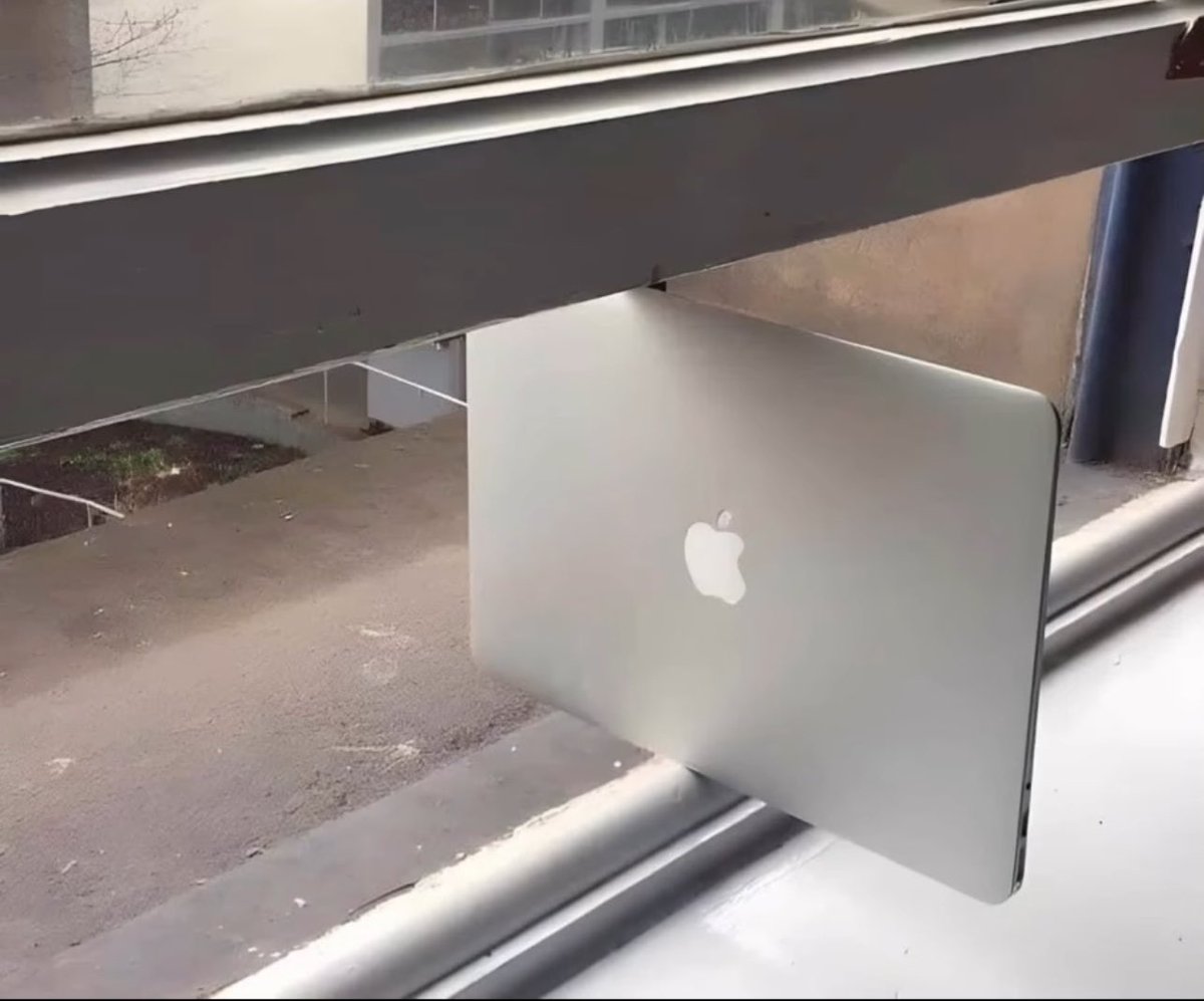 Apple Update: Mac now supports windows.