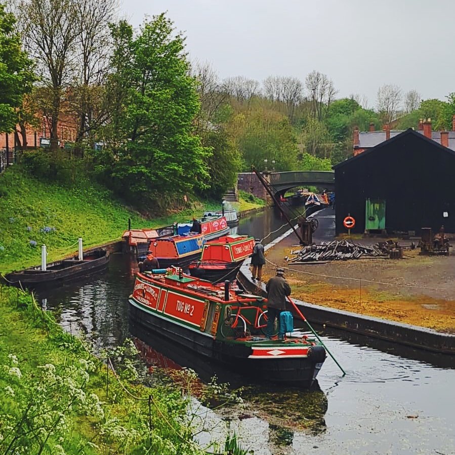 If you'm joinin' us for the Bank Holiday weekend, mek sure to goo down by the cut as we'm joined by a host of historic tug boats. You'll be gongoozlin' all day 😌