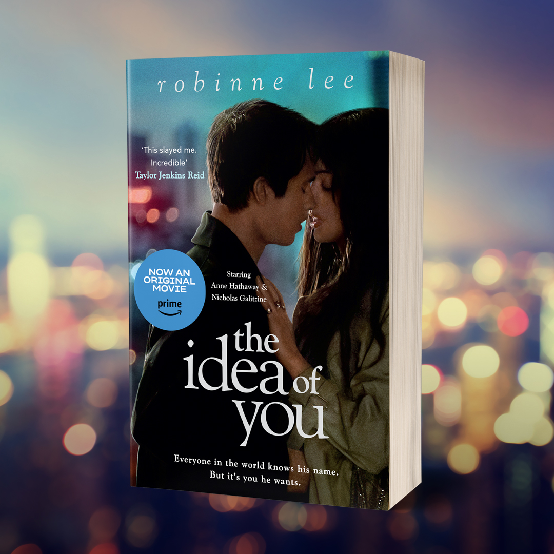 💞 HAVE YOU SEEN THE FILM EVERYONE IS TALKING ABOUT? 💞 EVERYONE IN THE WORLD KNOWS HIS NAME. BUT IT'S YOU HE WANTS... Read the book behind the hit Amazon Prime film, #TheIdeaOfYou! ✨📚 amazon.co.uk/Idea-You-starr…